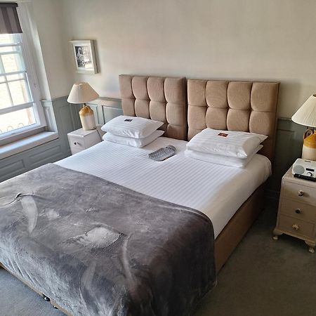 The Fox Hotel Чипинг Нортън Екстериор снимка