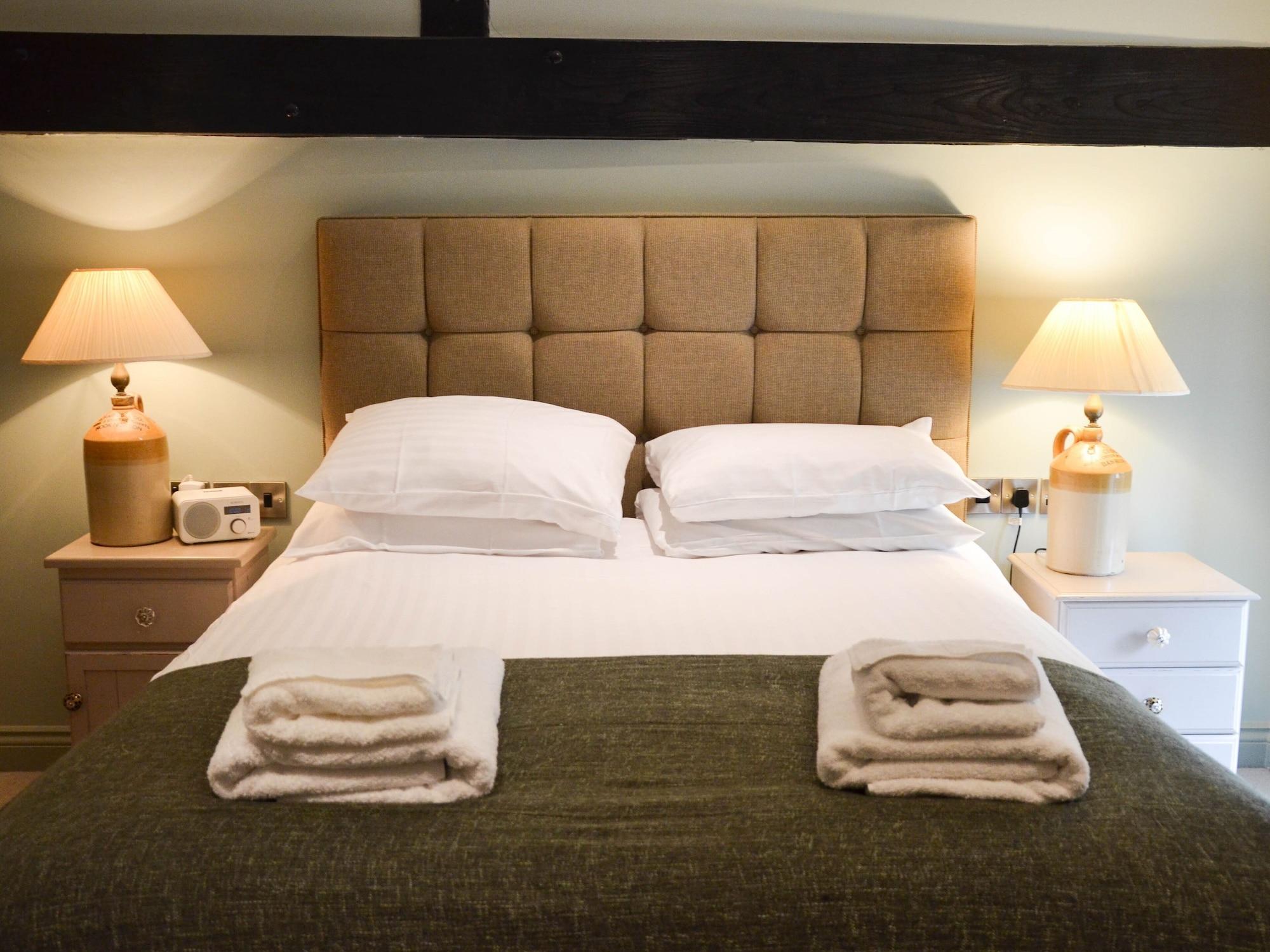 The Fox Hotel Чипинг Нортън Екстериор снимка