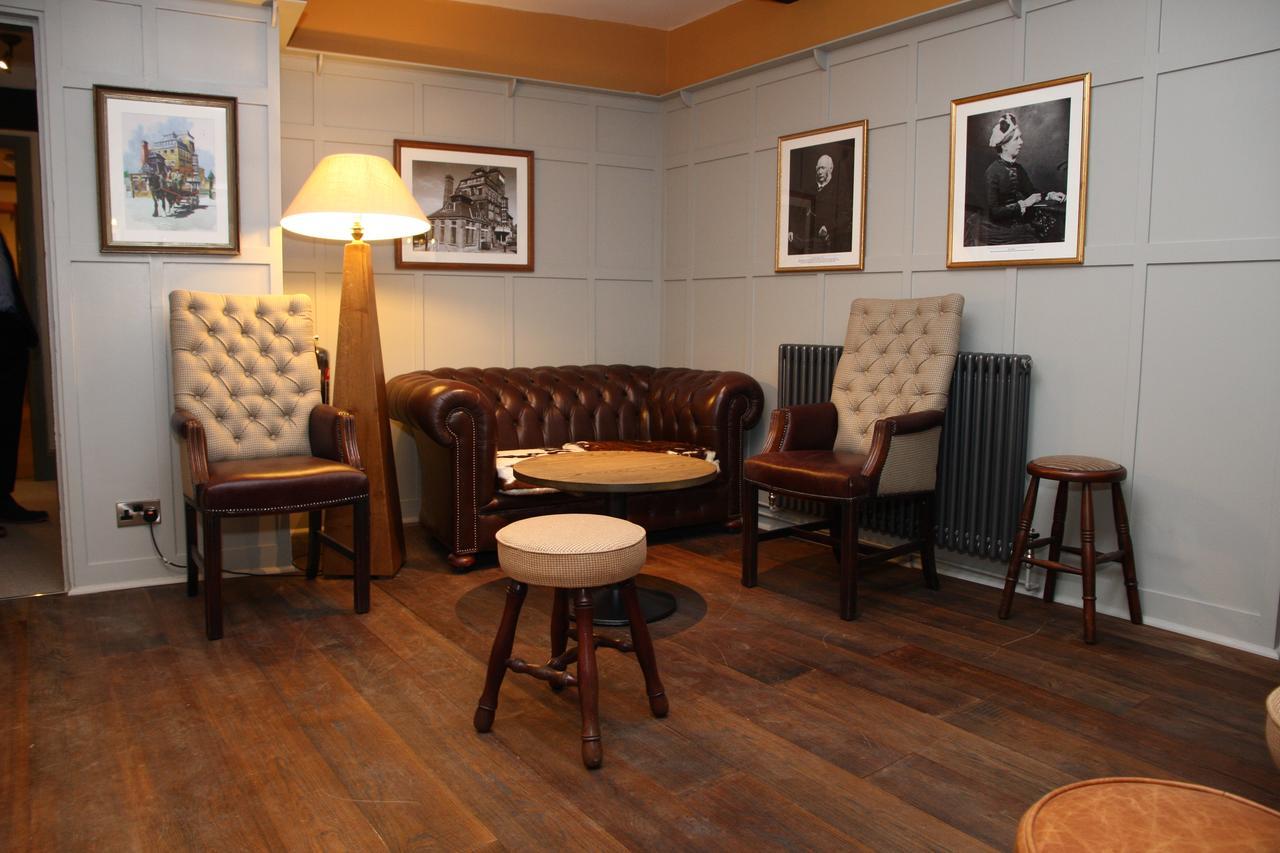 The Fox Hotel Чипинг Нортън Екстериор снимка