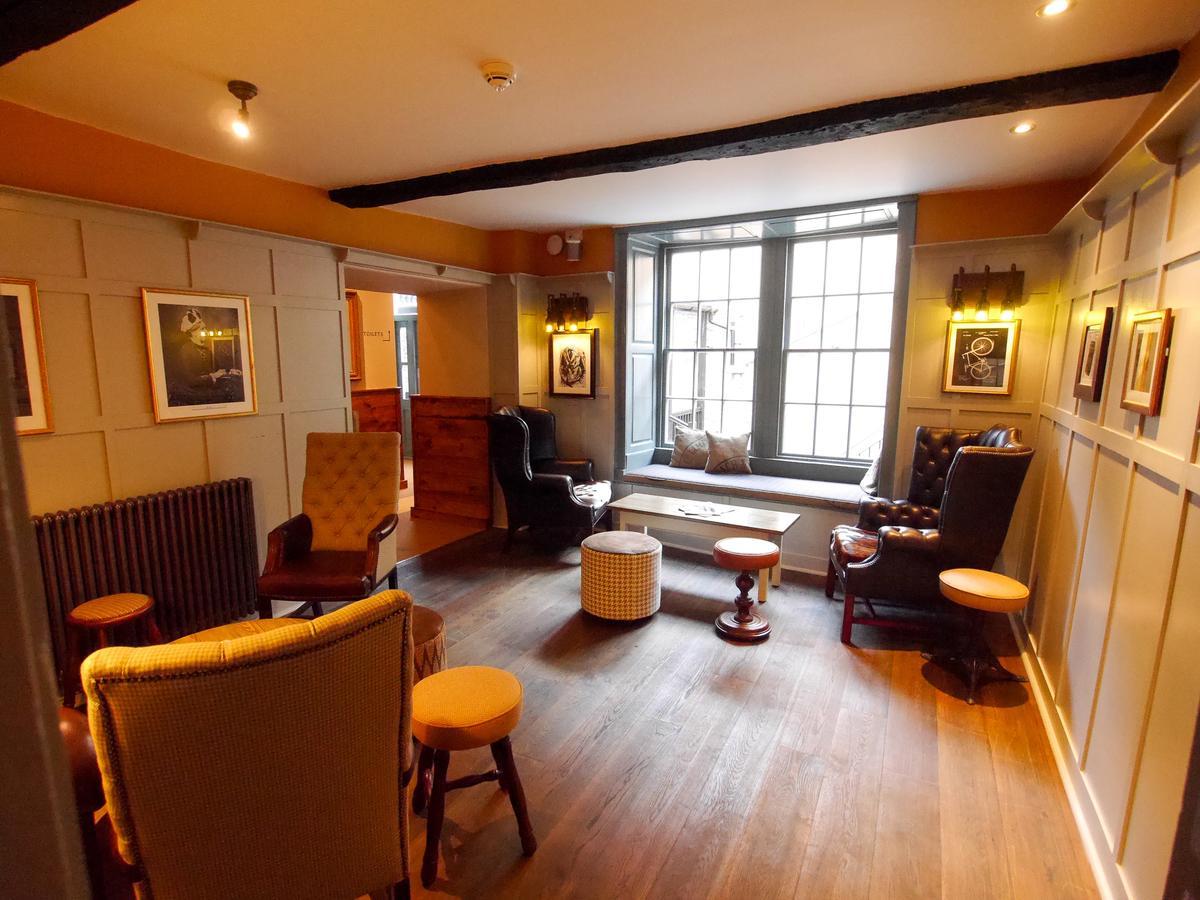 The Fox Hotel Чипинг Нортън Екстериор снимка